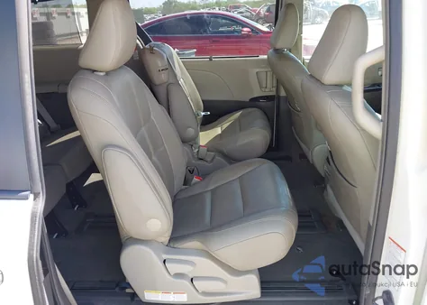 2015 Toyota Sienna Xle 8 Passenger z USA, uszkodzony, nr VIN 5TDYK3DC3FS549992